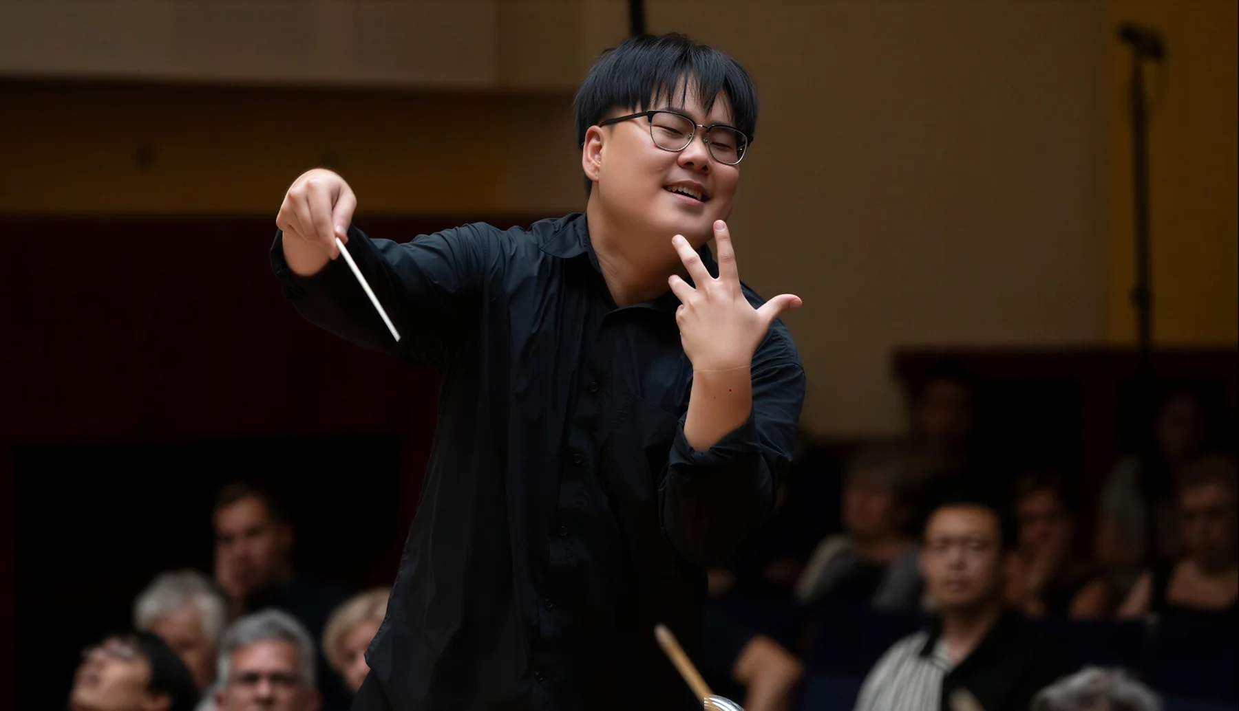 Hyunsik Shin conducting